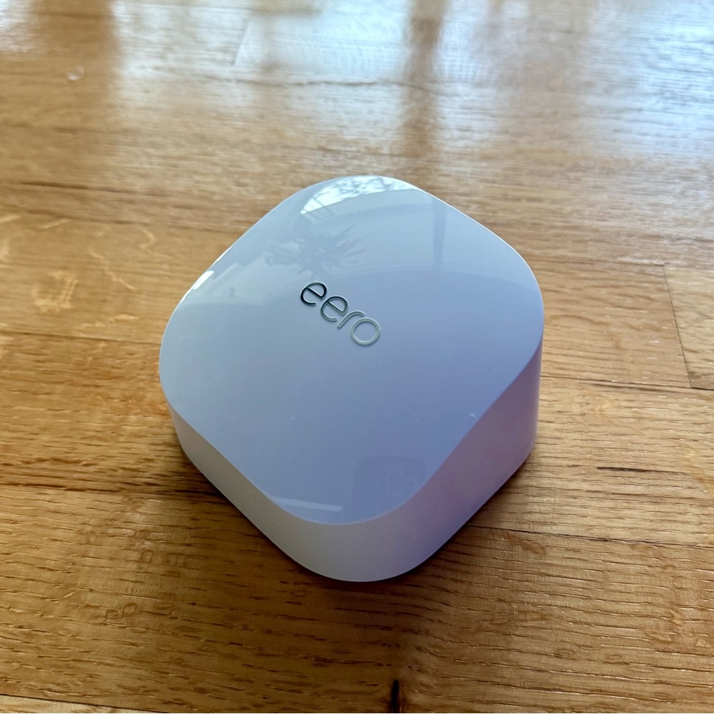 Eero 6 WiFi Add-On in White - Picture 4 of 5